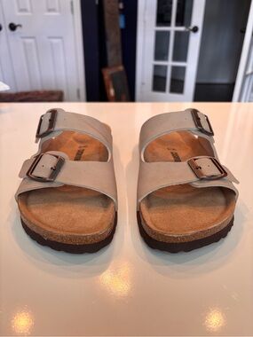 NEW Cushionaire Women’s Lane Cork Footbed Sandal in Stone